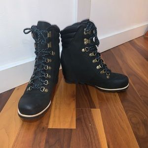 Sorel Women's Conquest Wedge Mid Calf Boot, NEW